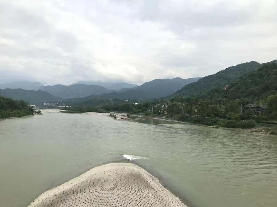 1-Day Mount Qingcheng and Dujiangyan Irrigation System Tour - Self-guided option: workable, but not for every style