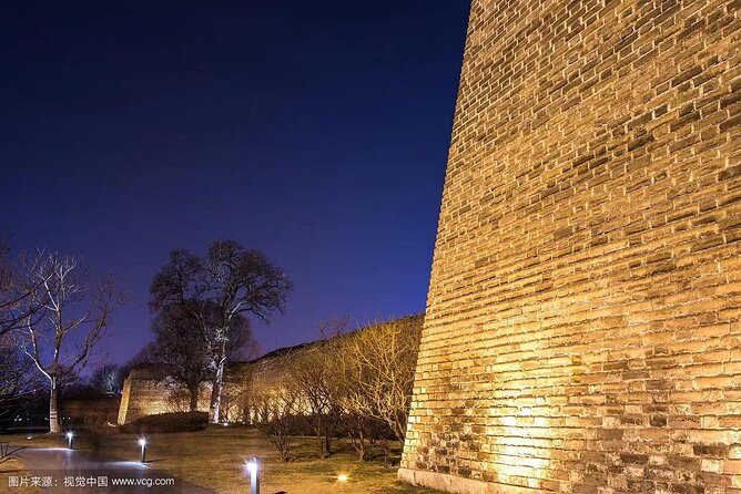 4-5 Hours Private Beijing City Layover Night Tour - How the guide experience really feels: English, pacing, and photo help