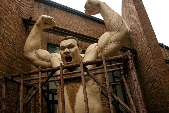 6-Hour Private Beijing Tour: Flower and Fish Market, Panjiayuan Antique Market and 798 Art Zone - 6 Hours With a Private Guide: Why This Market + Art Mix Works