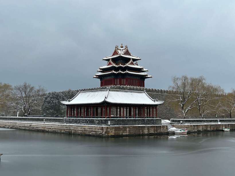 A Beijing Tour of Essentials Along the Central Axis - The Underpass Walk and the Move Toward Tian’anmen Gate