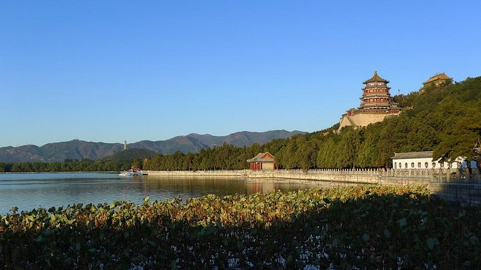 Beijing 2-Day Highlights Tour: 6 Must-See Spots+Local Delicacies - Summer Palace gardens and the Bird’s Nest photo stop