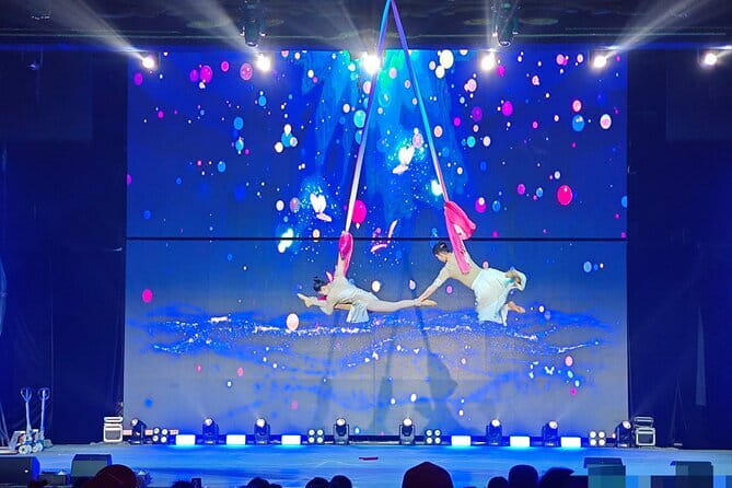 Beijing Acrobatic Show at Regal Palace Theatre (Qin Le Gong） - Why Beijing acrobatics feel different here