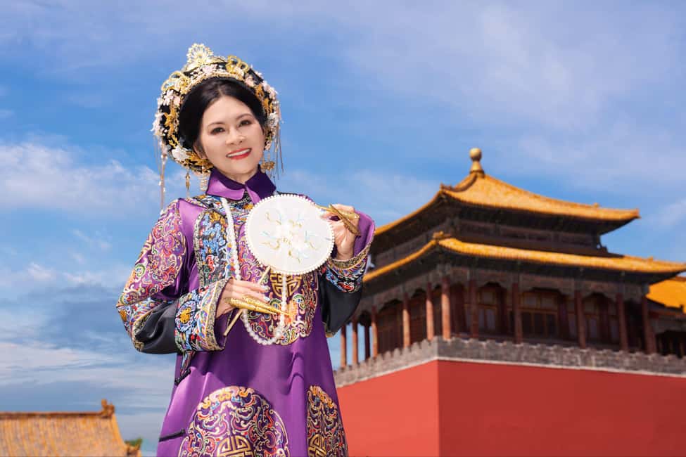 Beijing: Explore the Forbidden City in Hanfu - Forbidden City Entrance and the Afternoon Courtyard Feel