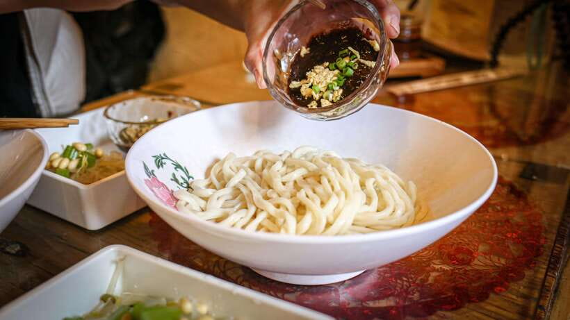 Beijing: Hidden Gems Guided Food Tour with Beer and Tastings - Shichahai at Night: Why This Start Feels Like Real Beijing