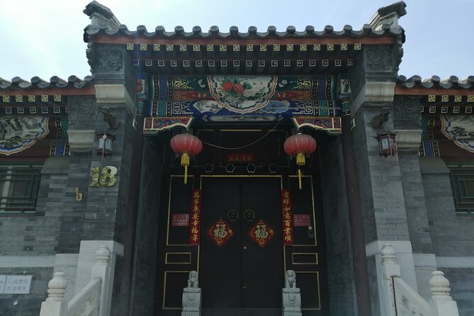 Beijing Hutongs Walking Tour - Qianhai–Houhai waterways: seeing the city from the “between” spaces