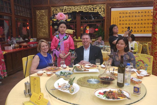 Beijing Imperial Dining Experience at Bai Jia Da Yuan Restaurant with Houhai Lake Bar Tour - The imperial dinner and opera cameos: what to expect at the table