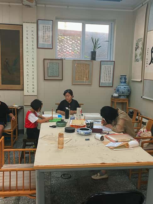 Beijing liulichang : Learn Calligraphy orCarving from Master - Choosing your craft: calligraphy, fan painting, or seal carving