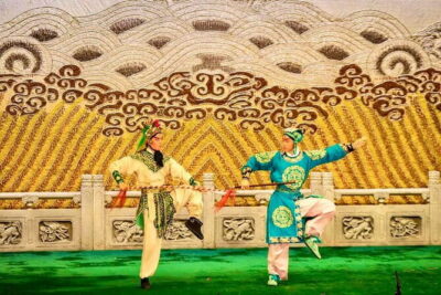 Beijing Liyuan Theater Peking Opera Ticket Booking - Meeting at Jianguo Hotel Qianmen-Beijing: Simple Logistics for a Busy City