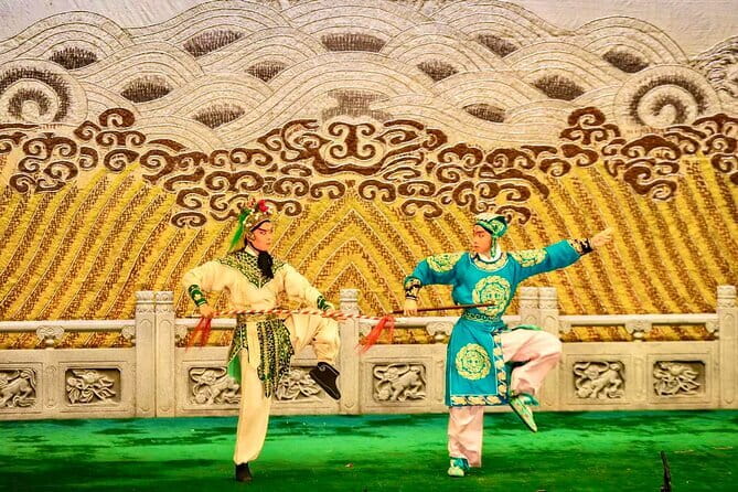 Beijing Liyuan Theater Peking Opera Ticket Booking - Meeting at Jianguo Hotel Qianmen-Beijing: Simple Logistics for a Busy City