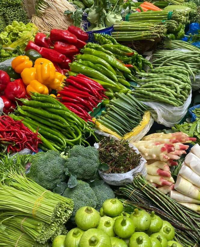 Beijing Market Tour with 10-course Family Feast - Market Visit (About 1 Hour): Picking Ingredients Like You Belong