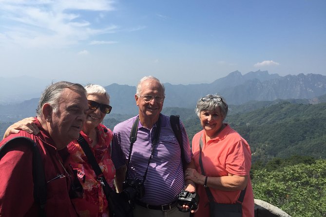 Beijing Mini Group Tour to Mutianyu Great Wall (Max 8+Tickets) - The guide role: more than “holding a clipboard”