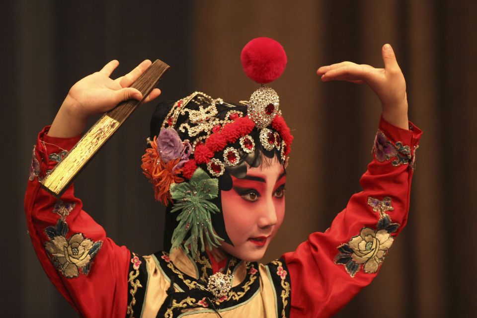 Beijing: Night Tour Of Peking Opera Show / Transfer - Why Peking Opera Feels Like Time Travel in Beijing