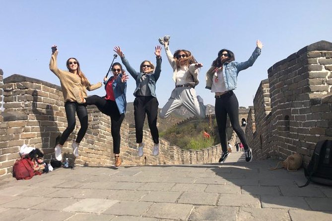 Beijing Private Layover Tour: Great Wall+City Attraction Option - Getting Picked Up at Capital Airport (and Finding Your Driver Fast)