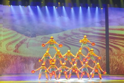 Beijing Red theatre Acrobatics Show Ticket - Ticket Logistics: The WhatsApp QR You Must Use