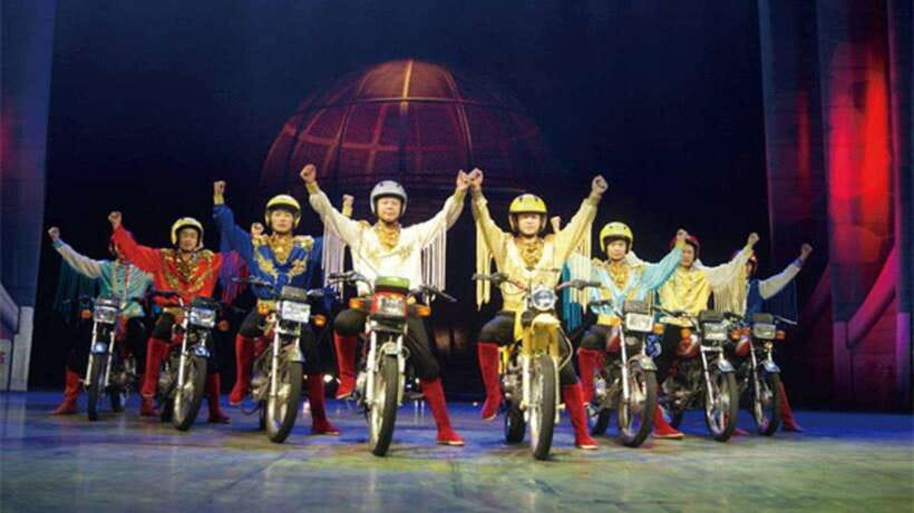 Beijing: Red Theatre Acrobatics Show Ticket-Local Must-See - Inside the Theatre: Seating, Comfort, and Visibility