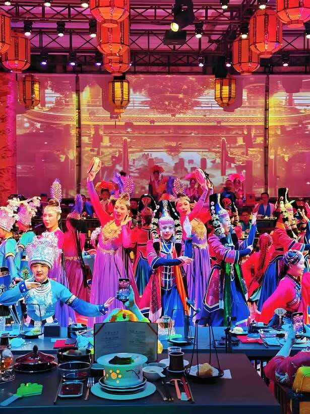Beijing Royal Banquet with Chinese culture prefermance - Walking into the royal-cuisine exhibition area