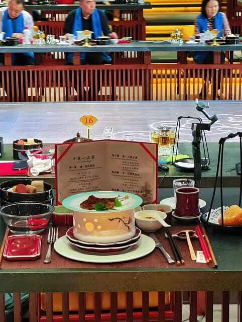 Beijing Royal Banquet with Chinese culture prefermance - Snacks and appetizers: how the banquet starts