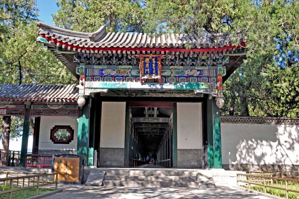 Beijing: Summer Palace, Sacred Road&Ming Tombs Private Tour - Inside Dingling: underground chambers and what the artifacts mean
