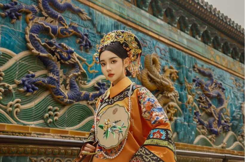 Beijing: Traditional Chinese Costume Makeover & Photo Shoot - The studio process: makeup, hairstyle, and how Hanfu styling works