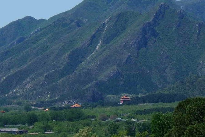 Boutique Tour: Juyongguan, Sacred Way and Dingling of Ming Tombs - A Private Day Linking Juyongguan, the Sacred Way, and Dingling