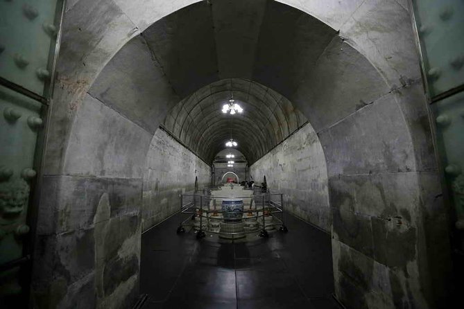 Boutique Tour: Juyongguan, Sacred Way and Dingling of Ming Tombs - Ming Tombs’ Sacred Way: The Ceremonial Road Between Worlds