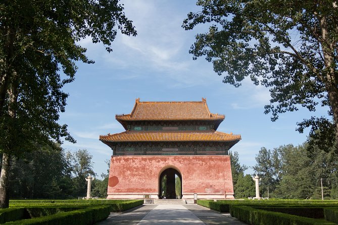 Boutique Tour: Juyongguan, Sacred Way and Dingling of Ming Tombs - Price and Logistics: What You’re Really Paying For