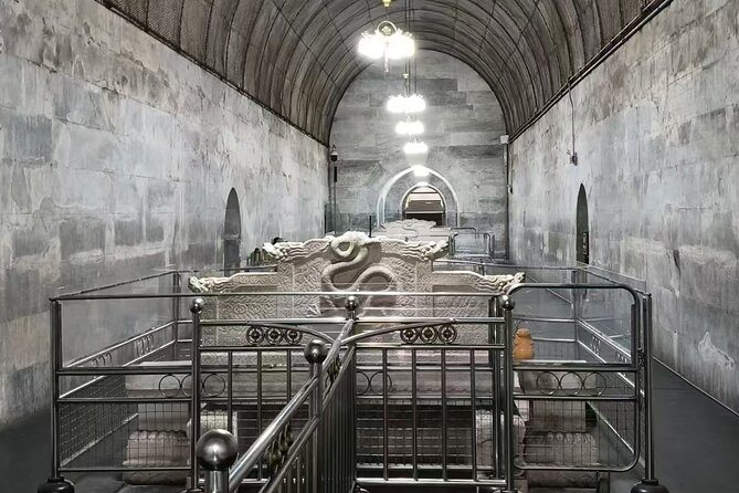 Busda-Mutianyu Great Wall&Dingling Tomb Full-Day Bus/Private Tour - The Guide and Van Setup: an English day with less stress