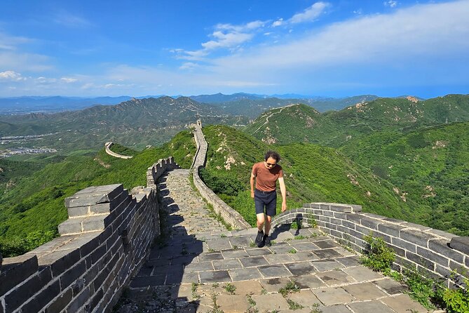 BusDa:Ancient Great Wall &Badaling Great Wall Full-day Bus Tour - Coach guide support: when onboard help saves real money and stress