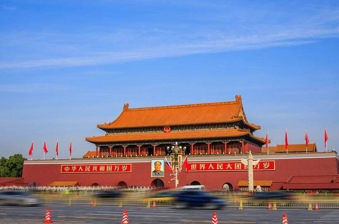 Forbidden City and Tiananmen Square Guided Tour in Beijing - What to expect on the ground: walking, sun, and smart pacing