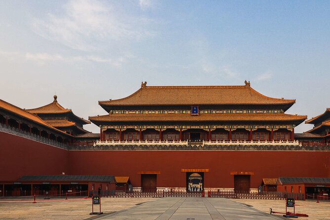 Forbidden City and Tiananmen Square Guided Tour in Beijing - Forbidden City in a focused 2 hours: halls, palaces, and the story thread