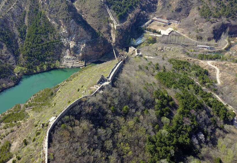 Gubei Water Town Simatai Great Wall Ticket And Options - Simatai Great Wall: 21 enemy towers and that very real steepness