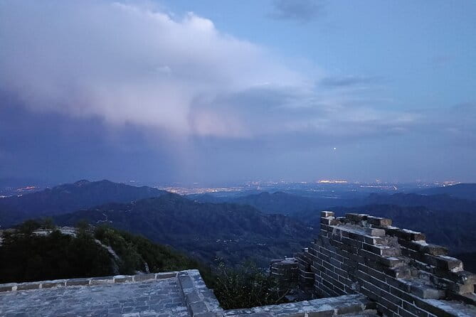 Jiankou Great Wall private guided day tour in English - What makes the view time feel different on Jiankou