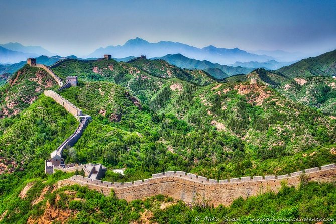 Jinshanling Great Wall Day Trip: Transfer or Guided Service - Guide option: when history helps your feet go farther