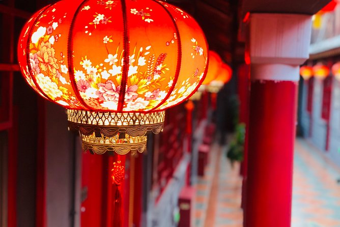 Lama Temple, Hutong and Silk & Pearl Market Private Day Tour - Lama Temple at Yonghegong: a calm start before the crowds