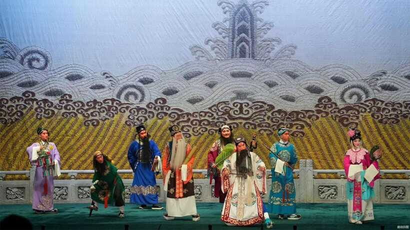 Liyuan Theater Beijing Opera Show Tickets - Music That Does the Heavy Lifting: Erhu, Gongs, and Rhythm