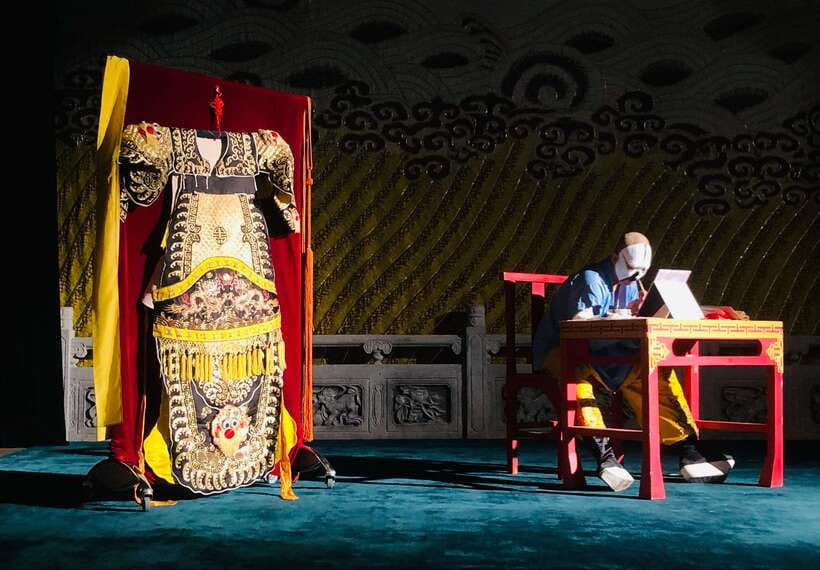 Liyuan Theatre Peking Opera Ticket - Sunflower Tours China and guide Li: the kind of help you actually need