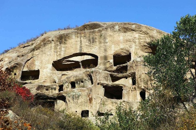 Longqing Gorge and Guyaju Caves Private Day Tour - Guyaju Caves: a cliff residence community with 117 caves