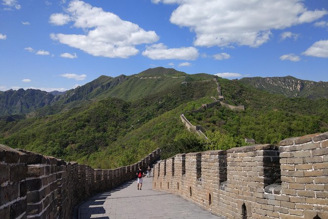 Mini Group: Half-Day Great Wall at Mutianyu Hiking Tour - Mutianyu Great Wall: the practical pick when you want the real experience