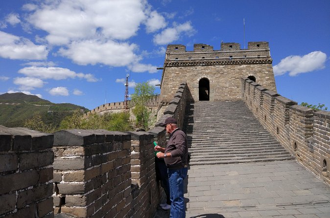 Mini Group: Half-Day Great Wall at Mutianyu Hiking Tour - Getting to the top: cable car vs chairlift vs hiking (and what each option really means)