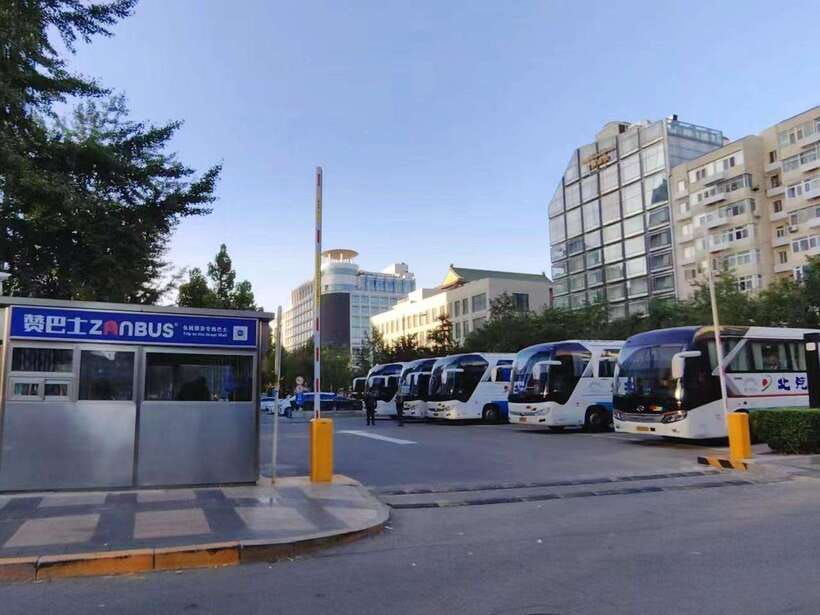Mutianyu Great Wall Bus, Departure 8/9/10am, Return 3/4/5pm - A smooth, legal pickup beats the curbside scramble