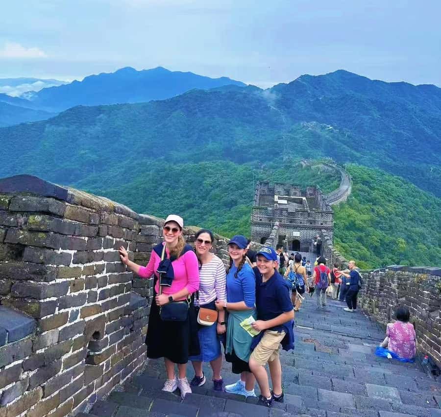 Mutianyu Great Wall Bus Trip+Ticket 7/8/9/10/13/13:30/15:30 - Lunch option: when a buffet is worth the time (and when it isn’t)