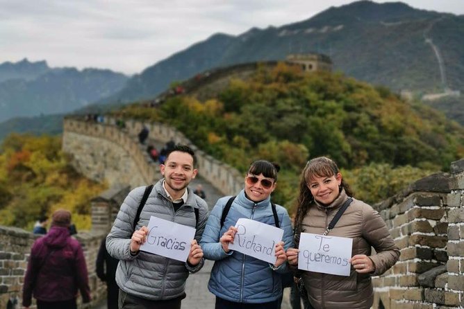 Mutianyu Unlocked: Private Spanish-Guided Great Wall Adventure - A private Spanish-guided drive to Mutianyu