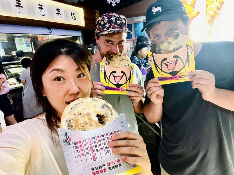 Night Market Haggling Adventure with an English Guide! - English guide support: bargaining without the language stress