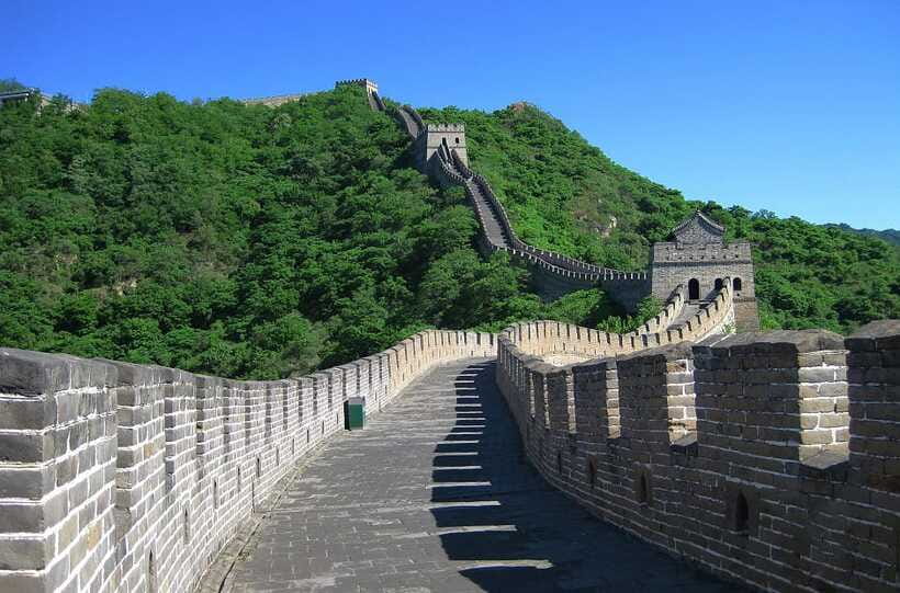 One-Day Beijing Mutianyu/Badaling Great Wall Tour - Cable car math and crowd strategy at Badaling