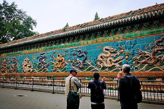 Private 5-Hour Walking Tour: Forbidden City, Hutong&Parks Nearby - Beijing’s core in one half-day: Tiananmen to Jingshan
