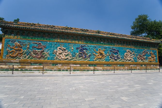Private Beijing Jingshan Hill, Beihai, and Hutongs with Imperial Lunch/Dinner - Jingshan Park: Start With the Forbidden City Views