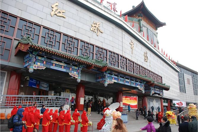 Private Beijing Markets Tour with Tea Tasting at Hongqiao Pearl Market - How the private format makes Beijing markets actually fun