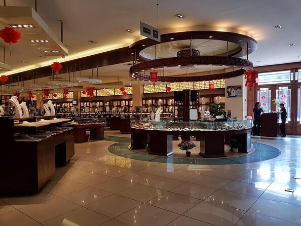 Private Beijing Markets Tour with Tea Tasting at Hongqiao Pearl Market - Hongqiao Pearl Market and the tea ceremony break you’ll actually appreciate