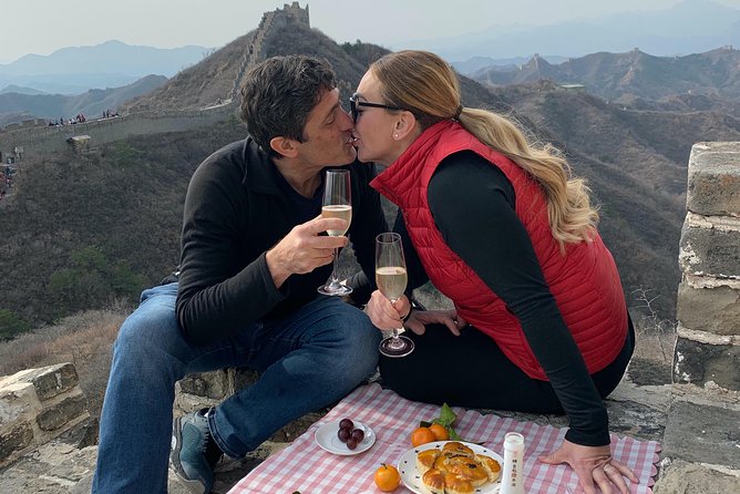 Private Day Trip to the Huanghuacheng Wild Great Wall with Picnic - The Hike With an English Guide: Moving Smoothly on a Wild Section