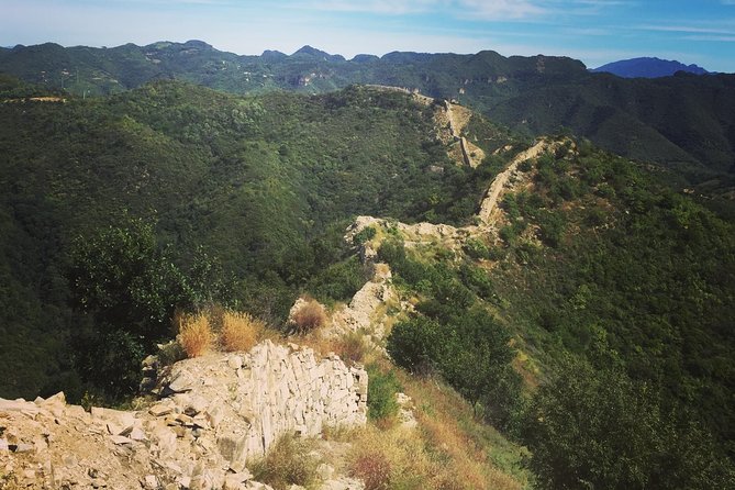 Private Great Wall Hiking Tour: Across The Border of 3 China Provinces - Pinggu Jiangjunguan Great Wall: from the 10-minute climb to Sanjiebei